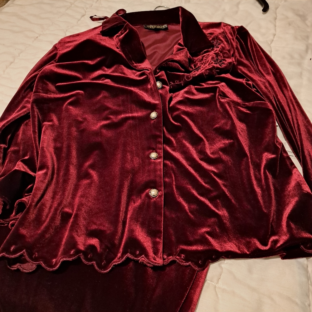 NWT stunning Studio 1 velour 2pc set. Dress with a detailed blazer. Size 12